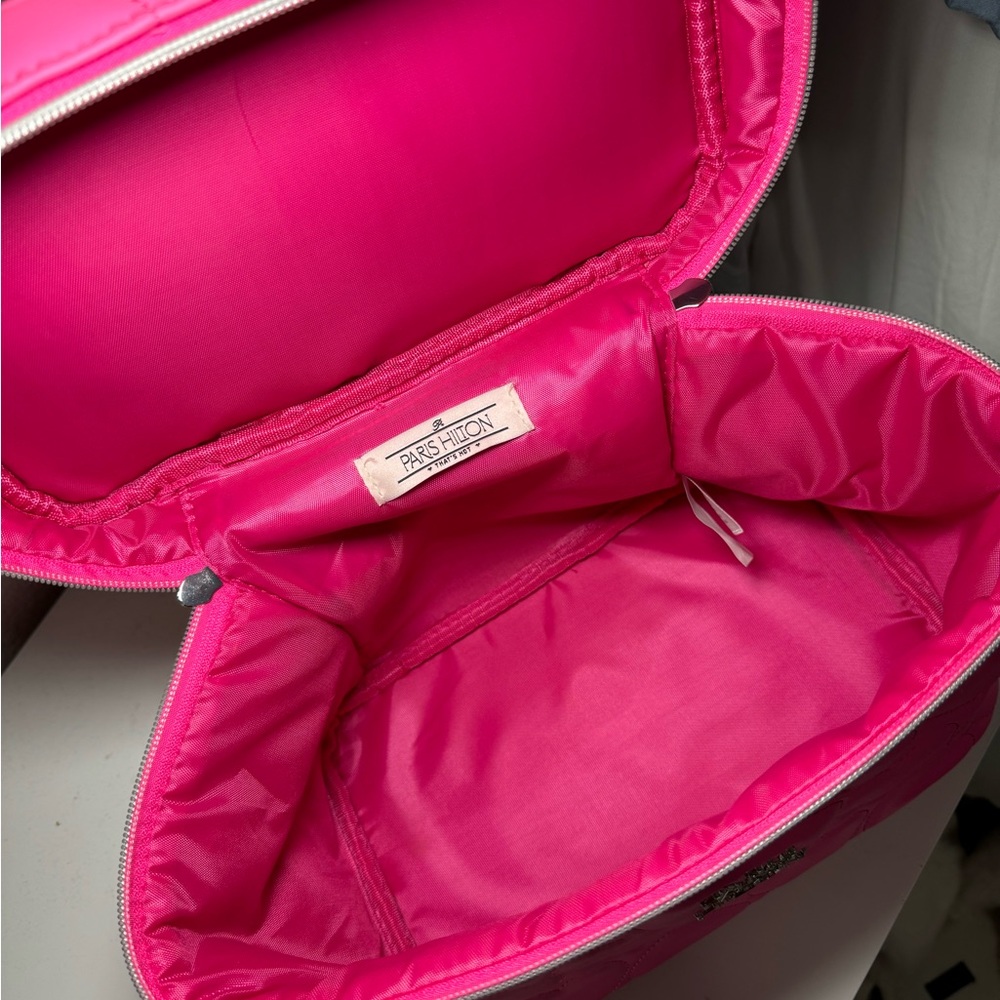 Paris Hilton Vibrant Pink Heart Cosmetic Case - Picture 6 of 7